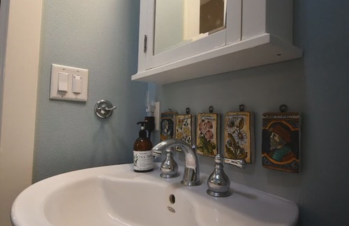 West Eugene Apartment | Delightful Cottage in Central Eugene