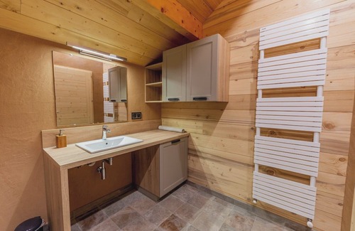 Montagnole House | Apartment 'Le Chalet De La Source' with Mountain View, Private Terrace and Wi-Fi
