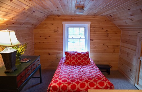 Dugspur Cottage | Creekside Cottage Near Floyd, VA, and Blue Ridge Parkway with deck and gas grill