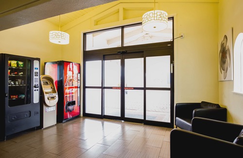 St. Johns Hotel | Motel 6-Austin, TX - Midtown