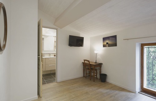 Listrac-Medoc House | Chambres d'hôtes écolabellisées du Domaine de Ludeye - sérénité dans le Médoc