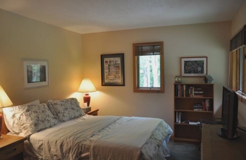 Timberline House | Lost Branch on the Lake