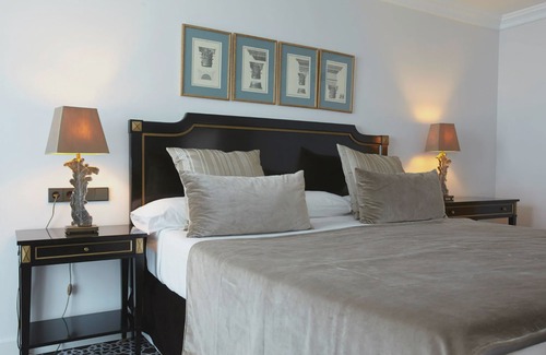 Conakry Hotel | Palm Camayenne