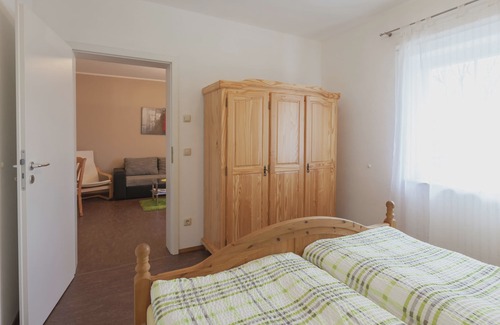Weißig Apartment | Modern Apartment in Weissig Saxony With Garden