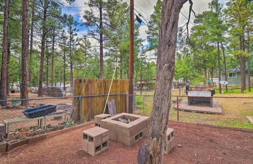 Torreon House | Show Low Cabin with Fire Pit Near Hiking!