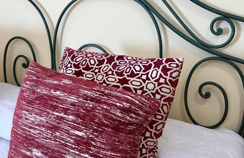 Capmany Hotel | Hostal Can Xicu