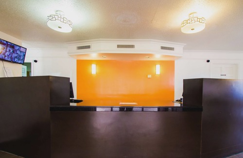 St. Johns Hotel | Motel 6-Austin, TX - Midtown