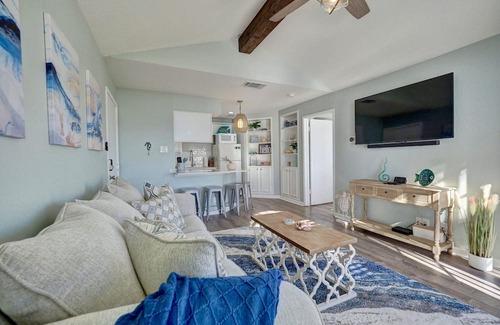 Corpus Christi Condo | Ocean Views - Lake Front Condo walking distance to the Beach!