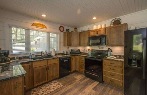 Hendersonville House | Crab Creek Retreat~$375 Free Activities Daily