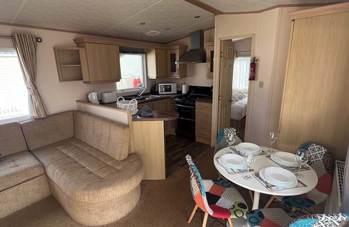 Hopton Ski Chalet | 3 Bedroom, 6 Berth, Dog Friendly, Holiday Home
