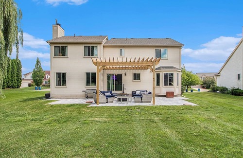 Ann Arbor House | Elegant Residence 3 Miles from UM Stadium