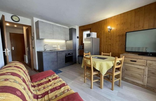Praz-sur-Arly Apartment | 300m from resort center, 1st floor, view mountain, balcony, parking, tv, ski locker, 29m²