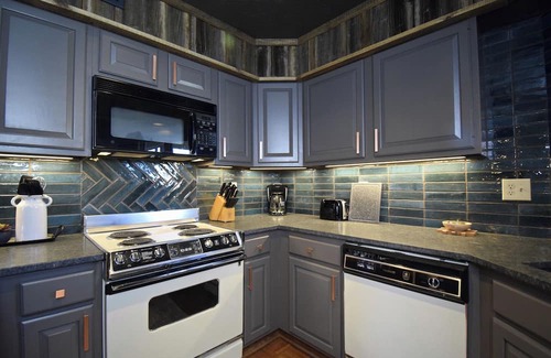 Blowing Rock Condo | Juniper 10 | Fireplace, Restaurant, Pool, Spa