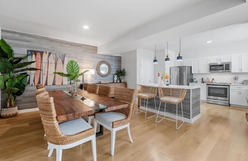 Virginia Beach Apartment | The Mayflower - Luxury Beachside Penthouse #1603