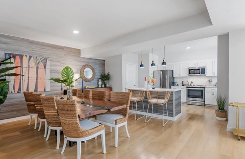 Virginia Beach Apartment | The Mayflower - Luxury Beachside Penthouse #1603
