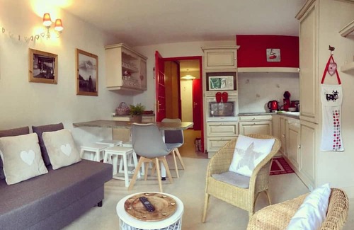 Valloire Apartment | Resort center, terrace, tv, ski locker, 45m², Valloire