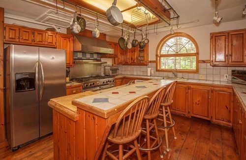 West Dover Villa | The Mahogany House Indoor pool-Spa-Sauna&Gameroom