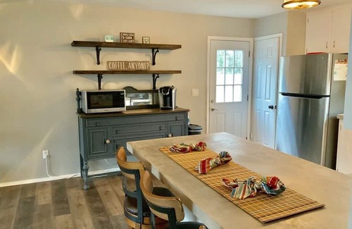 Dogwood House | Fireside & Faith cozy getaway on Lake Bob Sandlin