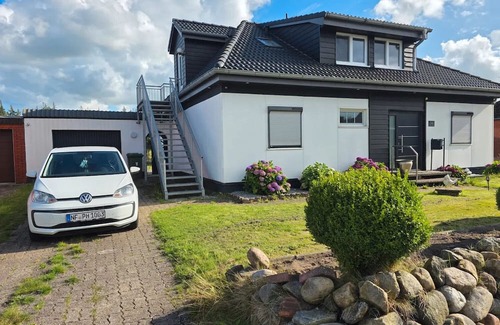 Leck House | Holiday Home 'Alame' with Shared Terrace, Private Garden and Wi-Fi