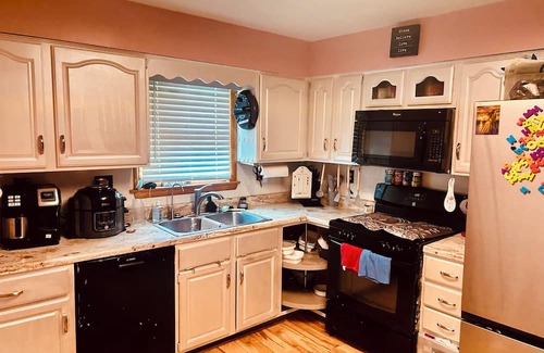 Clarksburg House | Single Family Home - Comfortable Two Bedroom -in Clarksburg