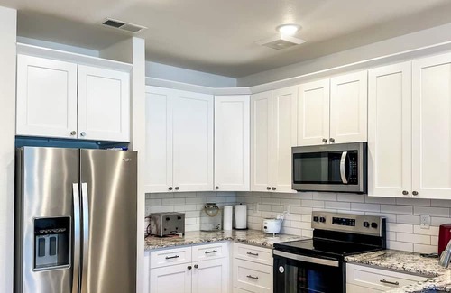 Greeley House | Modern Private 1BR + Bath Access
