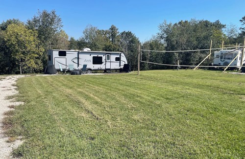 Se Ree House | Living the Lake Life 2 Bedroom Camper at Rough River Lake