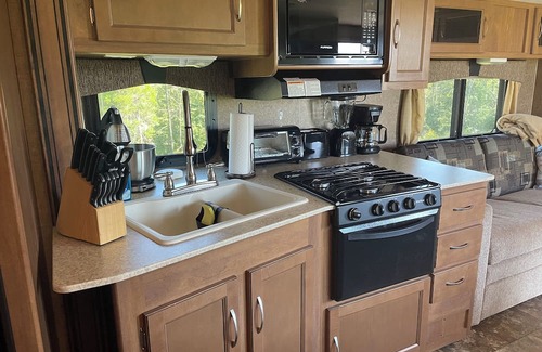 Se Ree House | Living the Lake Life 2 Bedroom Camper at Rough River Lake