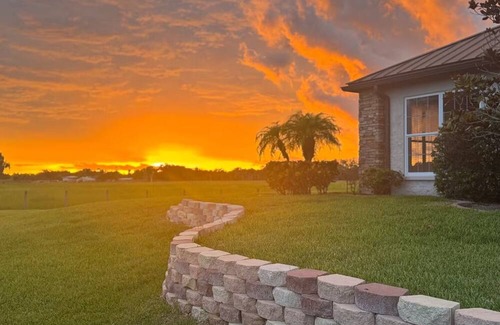 Taylor Creek House | 5.5 Acre Peaceful Ranch with heated pool