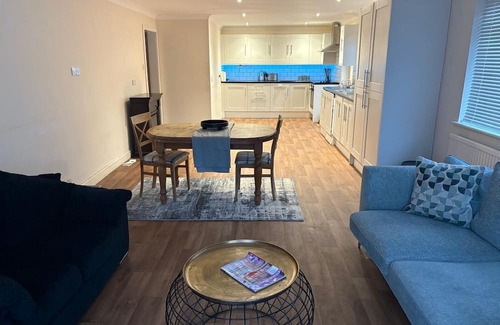 Lakenheath House | 4 - BR - Bungalow in Lakenheath