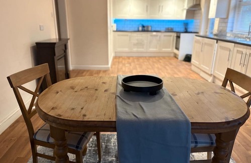 Lakenheath House | 4 - BR - Bungalow in Lakenheath