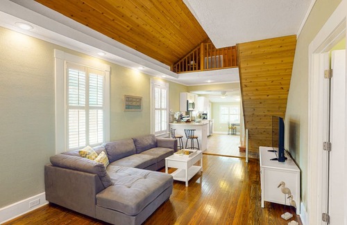 Gulfport House | Charming Downtown Home with Central AC, and WiFi - Snowbird-Friendly!