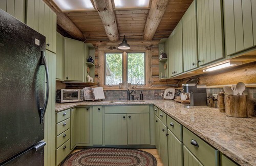 Michigan Hill Cabin | Alpine Vista Chalet - Authentic Log Cabin - Sauna