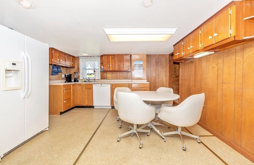 Ladiesburg Other | 2 Br. Farmhouse Getaway - Close to everything, but far enough away to relax
