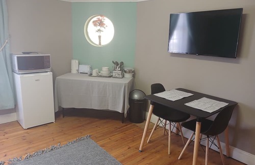 Victoria West Cottage | Karoo Rust Victoria West Family Friendly Units