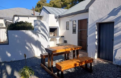 Victoria West Cottage | Karoo Rust Victoria West Family Friendly Units