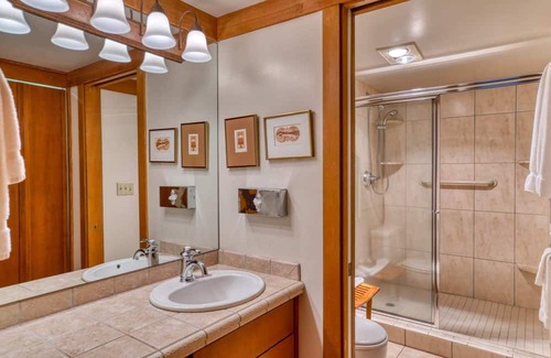 Black Butte Ranch Apartment | Black Butte Ranch Lodge Room 040