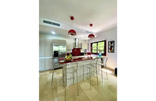 Isla Saboga Apartment | Saboga Beachfront Villa - Island Getaway for 11