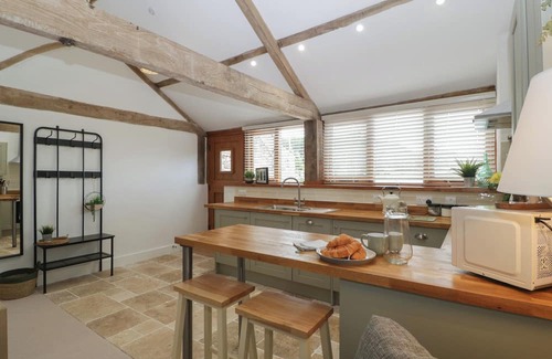 Ross-on-Wye Cottage | THE OLD CART SHED, romantic, character holiday cottage in Gorsley