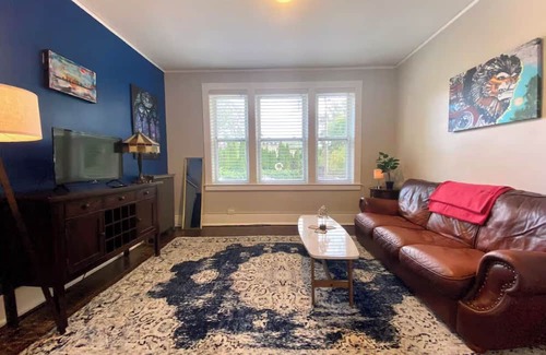 Detroit Apartment | 30+Day Rentals + Comfy & Professional-Friendly