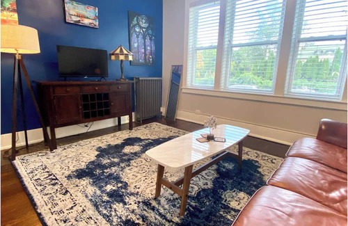 Detroit Apartment | 30+Day Rentals + Comfy & Professional-Friendly