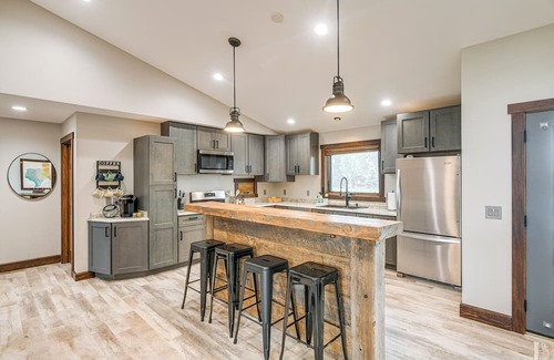 Pinedale House | Pinedale Getaway Near Hiking, Skiing & Lakes!
