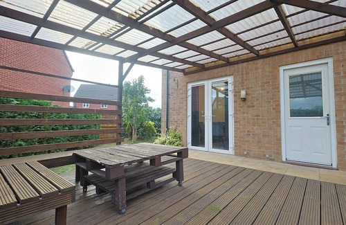 Levenshulme House | Manchester 3-Beds, Sleeps 6 with Onsite Parking