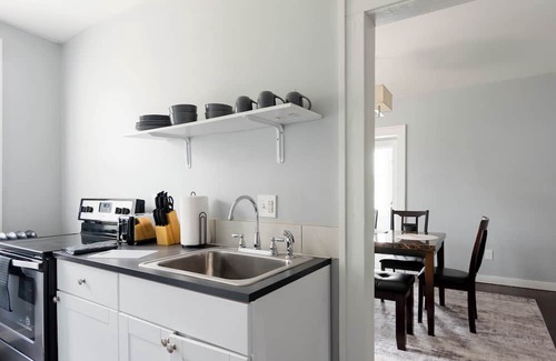 Detroit Apartment | Long-Term Rental Comfy, Clean & Nurse-Friendly