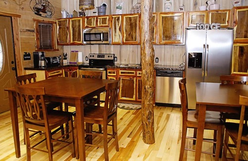 Henlawson Cabin | Deluxe 4 Bedroom 4-1/2 Bath Log Cabin With Theater Room