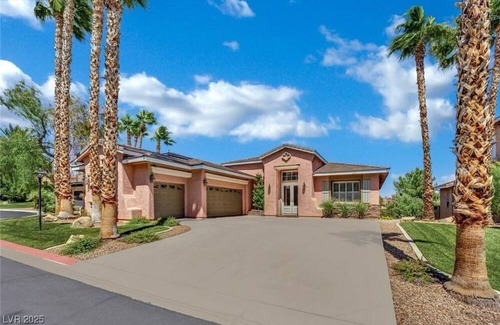 Summerlin House | Golden Hour Estate-Pool/jacuzzi/Gated/Lux