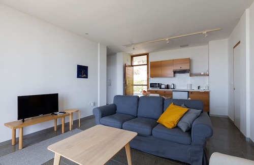 Pentakomo Apartment | Eurythmia | One-Bedroom Apartment, Art by PraXis Apartments