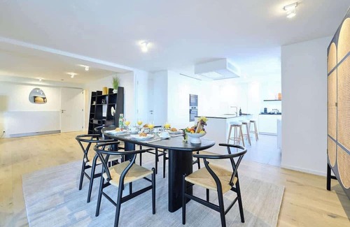 Etterbeek Apartment | Luxury Penthouse with Panoramic Views Downtown 3BR