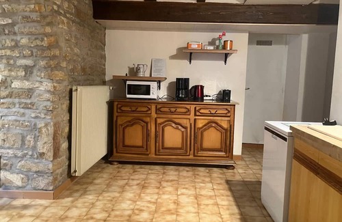 Molamboz House | Holiday Home 'Gîte Du Poisson Rouge' with Private Terrace and Shared Garden