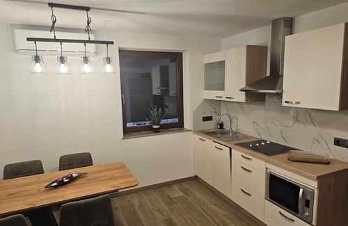 Skofja Loka Apartment | Vila Hrastnica 2 Cool apartment with AC in charming Škofja Loka