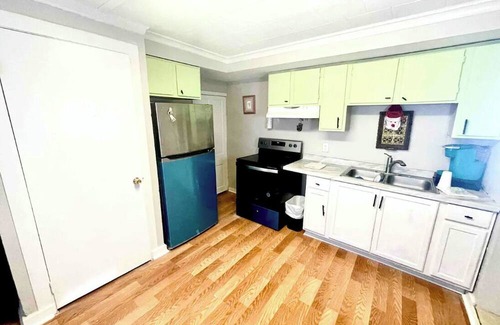 Pittston Apartment | Sandcastle Downtown I Laundry -Smart TV- Kureg- Near YMCA Highway & Hospitals